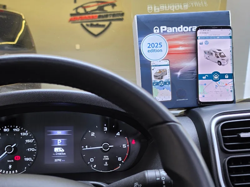 Interiér Fiatu Ducato Adria po instalaci systému Pandora Camper