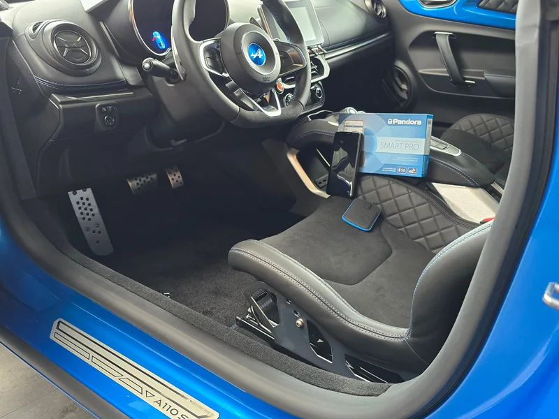 Interiér Alpine A110 se systémem Pandora Smart Pro