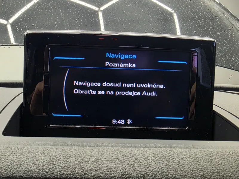 Hláška Navigace dosud není uvolněna na displeji Audi Q3