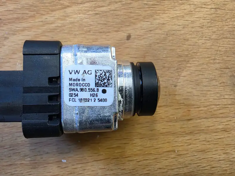 Originální parkovací kamera 5WA 980 556 B pro Cupra Formentor