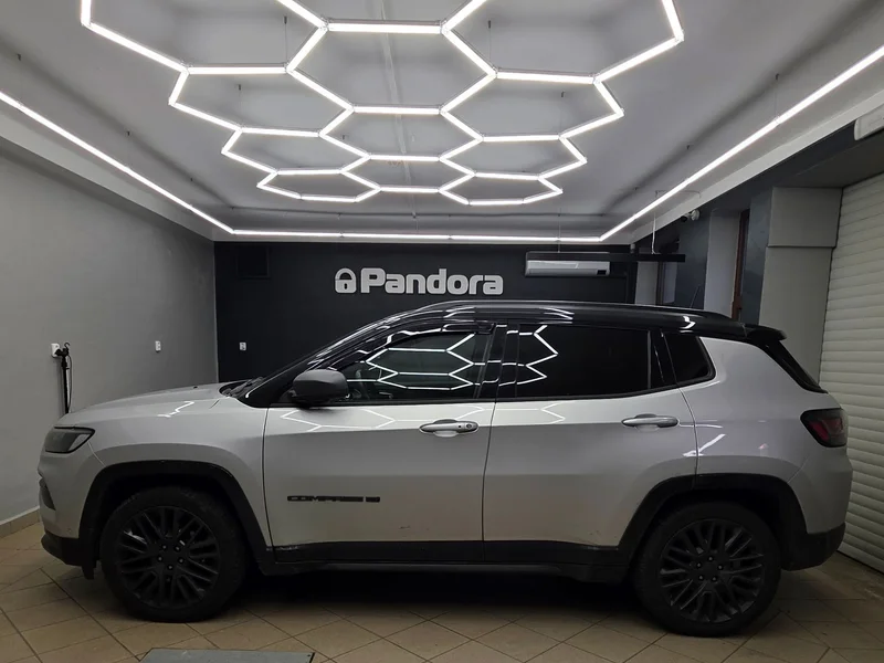 Jeep Compass se zabezpečením Pandora Smart