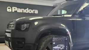 Land Rover Defender: Pandora Smart Pro se satelitní lokalizací