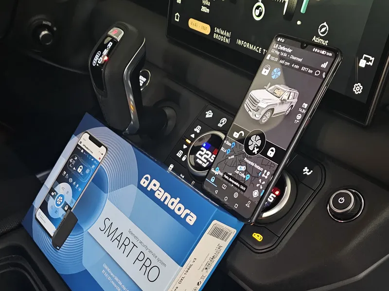 Ovládání zabezpečení Land Roveru Defender v aplikaci Pandora