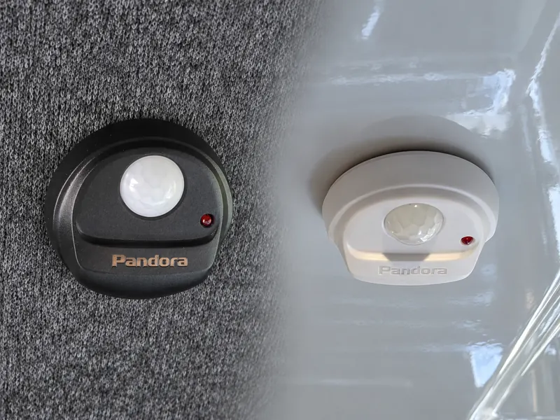 Společný detail tmavého a bílého bezdrátového pohybového senzoru Pandora PIR-100BT