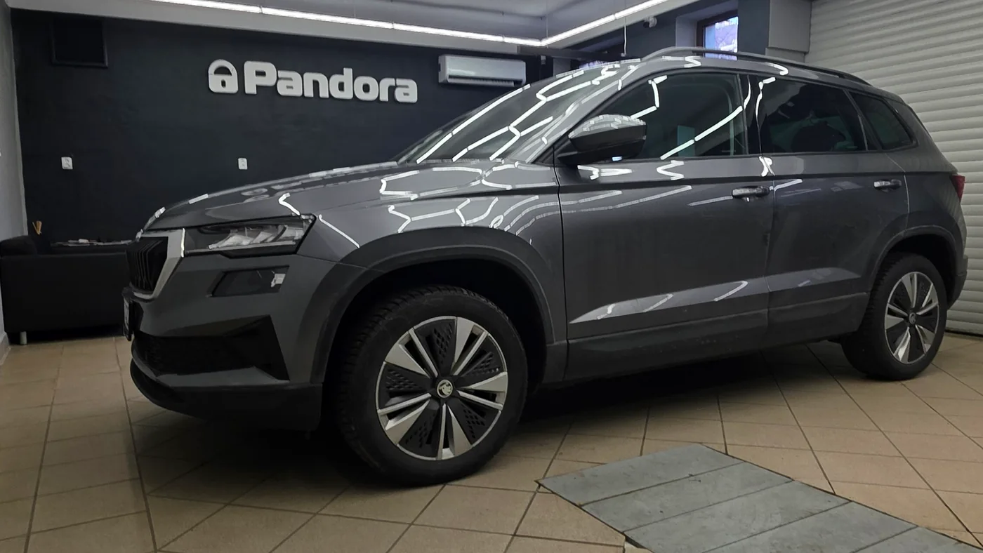 Škoda Karoq 2023: Pandora Elite, dálkový start a ovládání klimatizace