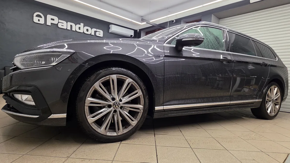 Volkswagen Passat B8 Variant: Pandora Smart Pro, dálkový start a nezávislé topení