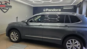 Volkswagen Tiguan II: montáž originální parkovací kamery High